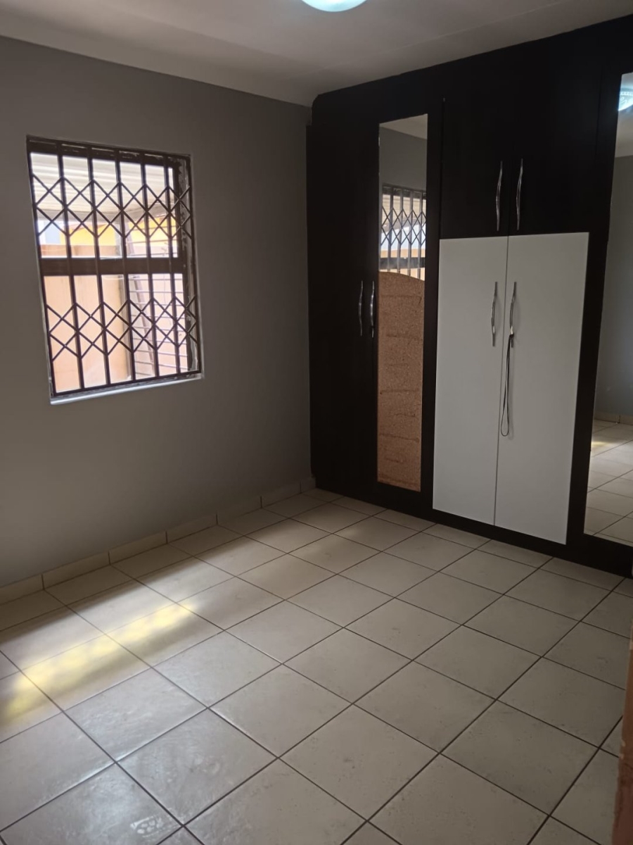 2 Bedroom Property for Sale in Windmill Park Gauteng