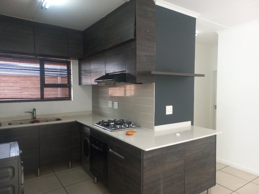 To Let 3 Bedroom Property for Rent in Olivedale Gauteng