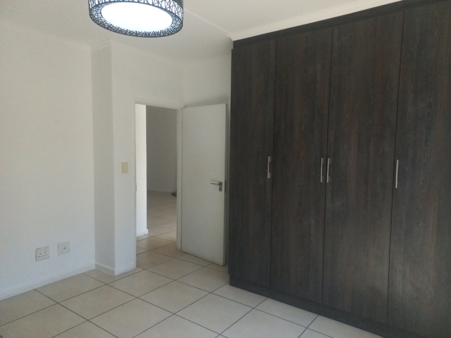 To Let 3 Bedroom Property for Rent in Olivedale Gauteng
