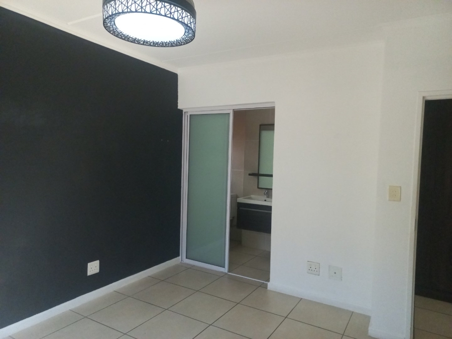 To Let 3 Bedroom Property for Rent in Olivedale Gauteng
