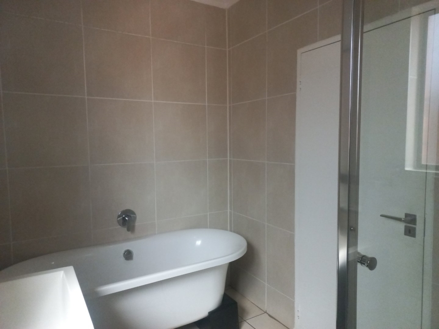 To Let 3 Bedroom Property for Rent in Olivedale Gauteng