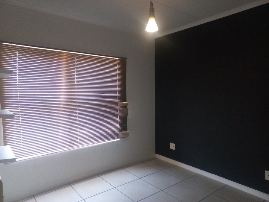 To Let 3 Bedroom Property for Rent in Olivedale Gauteng