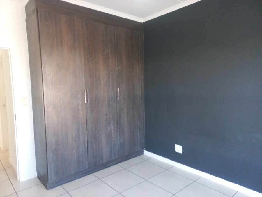 To Let 3 Bedroom Property for Rent in Olivedale Gauteng