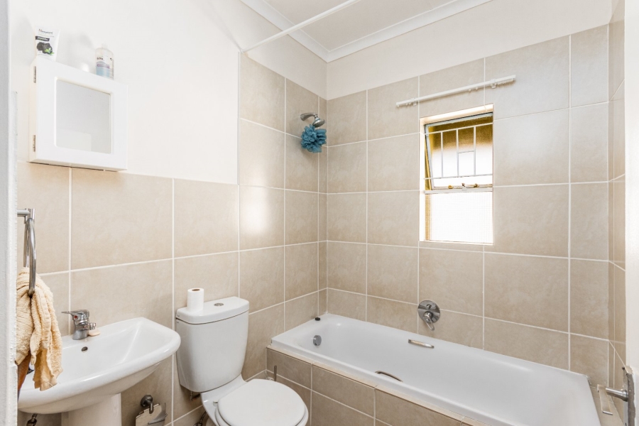 To Let 2 Bedroom Property for Rent in Ormonde View Gauteng