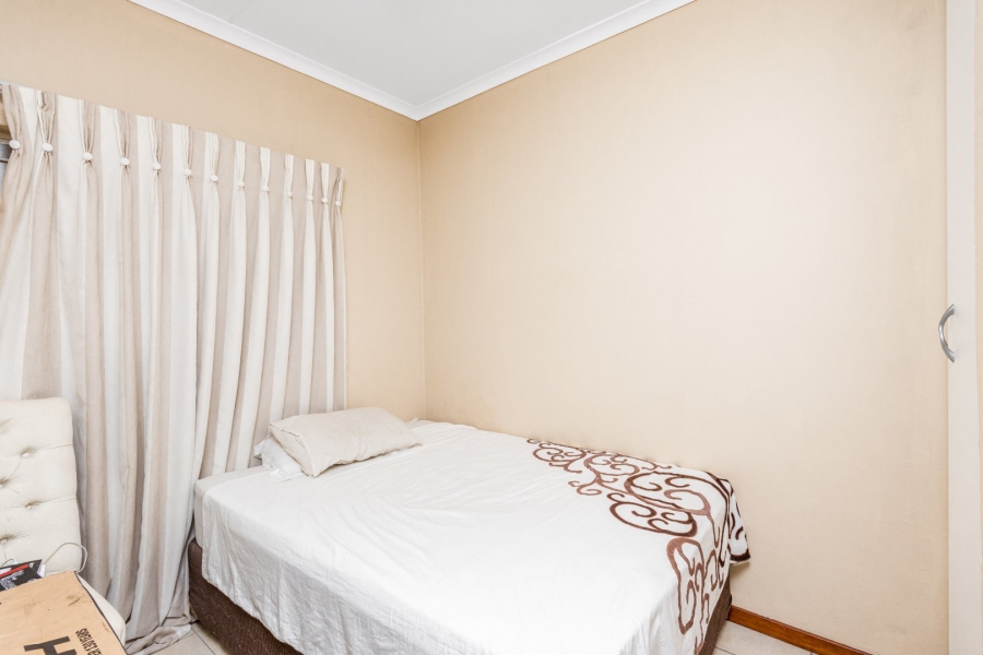 To Let 2 Bedroom Property for Rent in Ormonde View Gauteng