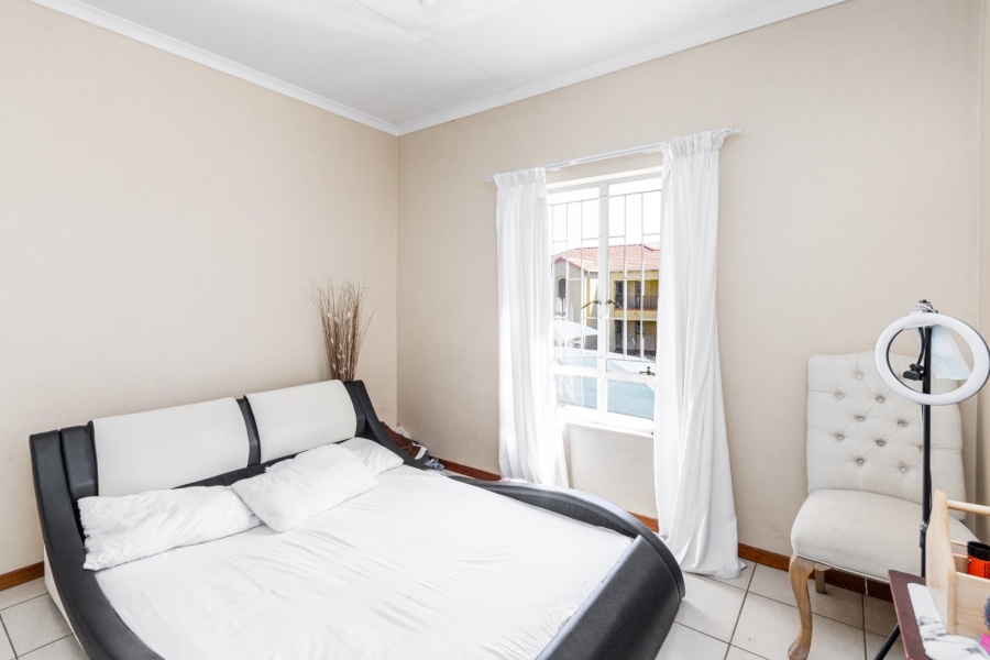 To Let 2 Bedroom Property for Rent in Ormonde View Gauteng