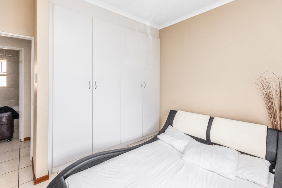 To Let 2 Bedroom Property for Rent in Ormonde View Gauteng