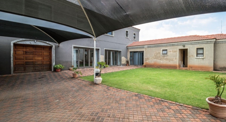 5 Bedroom Property for Sale in Sunnyridge Gauteng