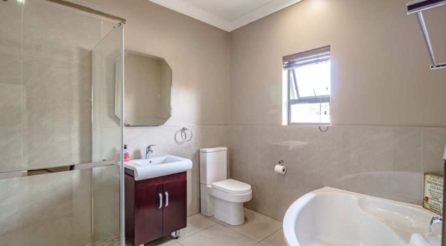 5 Bedroom Property for Sale in Sunnyridge Gauteng