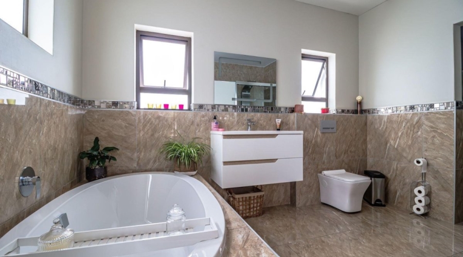 5 Bedroom Property for Sale in Sunnyridge Gauteng