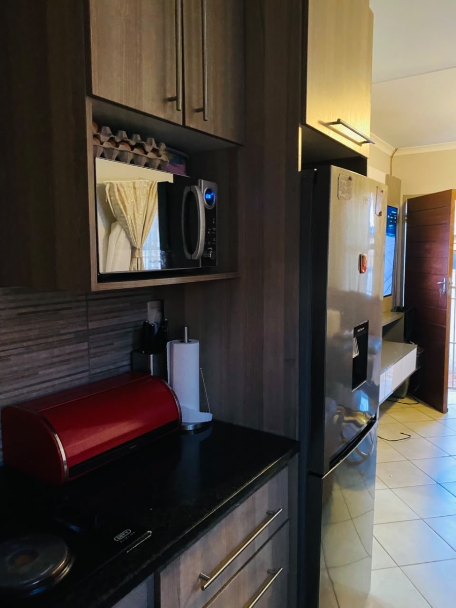 Bedroom Property for Sale in Lotus Gardens Gauteng
