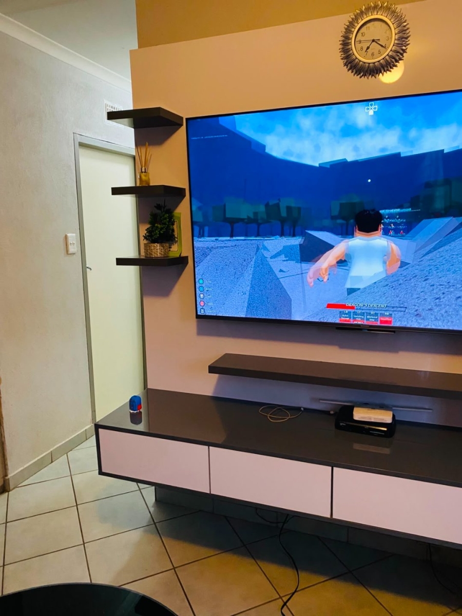  Bedroom Property for Sale in Lotus Gardens Gauteng