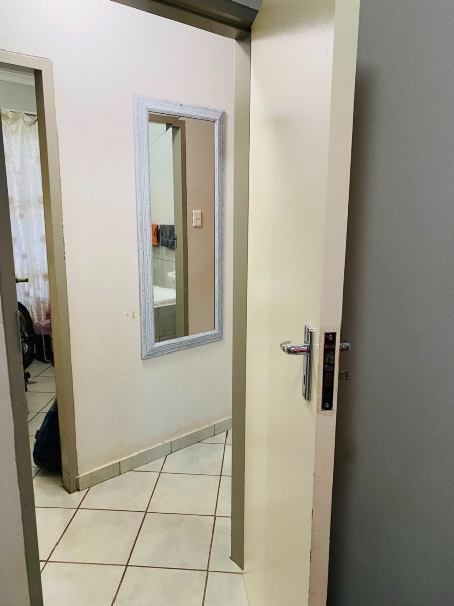  Bedroom Property for Sale in Lotus Gardens Gauteng