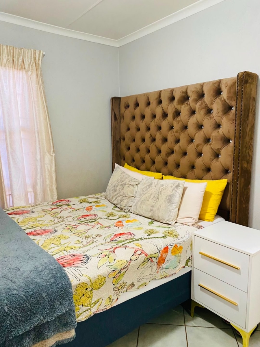 Bedroom Property for Sale in Lotus Gardens Gauteng