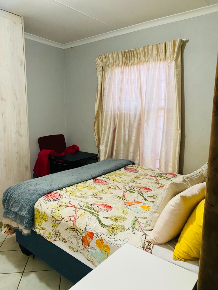  Bedroom Property for Sale in Lotus Gardens Gauteng