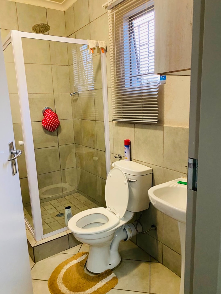  Bedroom Property for Sale in Lotus Gardens Gauteng