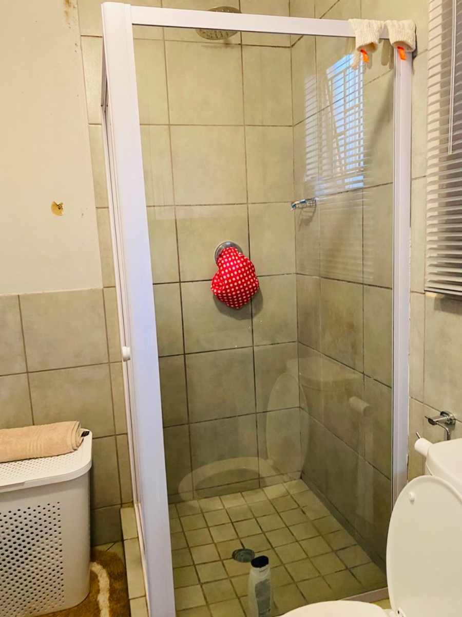  Bedroom Property for Sale in Lotus Gardens Gauteng