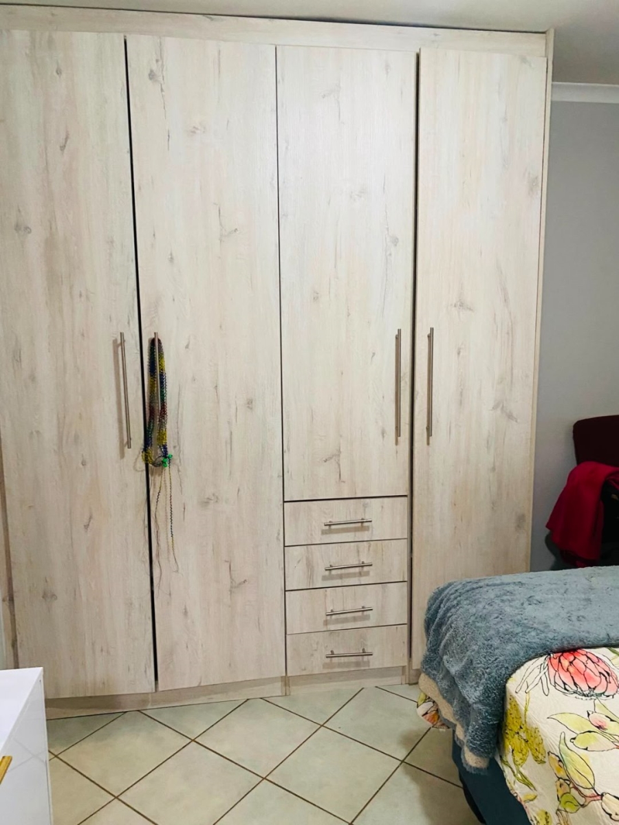  Bedroom Property for Sale in Lotus Gardens Gauteng