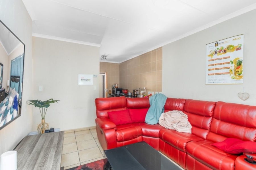 To Let 2 Bedroom Property for Rent in Ormonde View Gauteng
