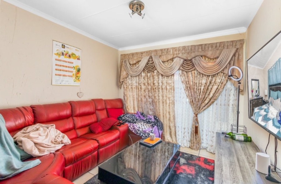 To Let 2 Bedroom Property for Rent in Ormonde View Gauteng