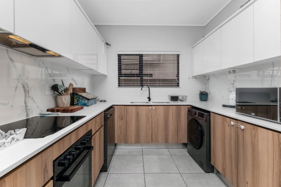To Let 3 Bedroom Property for Rent in Waterfall Gauteng