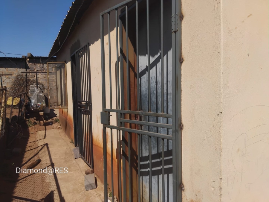 7 Bedroom Property for Sale in Tswelopele Gauteng