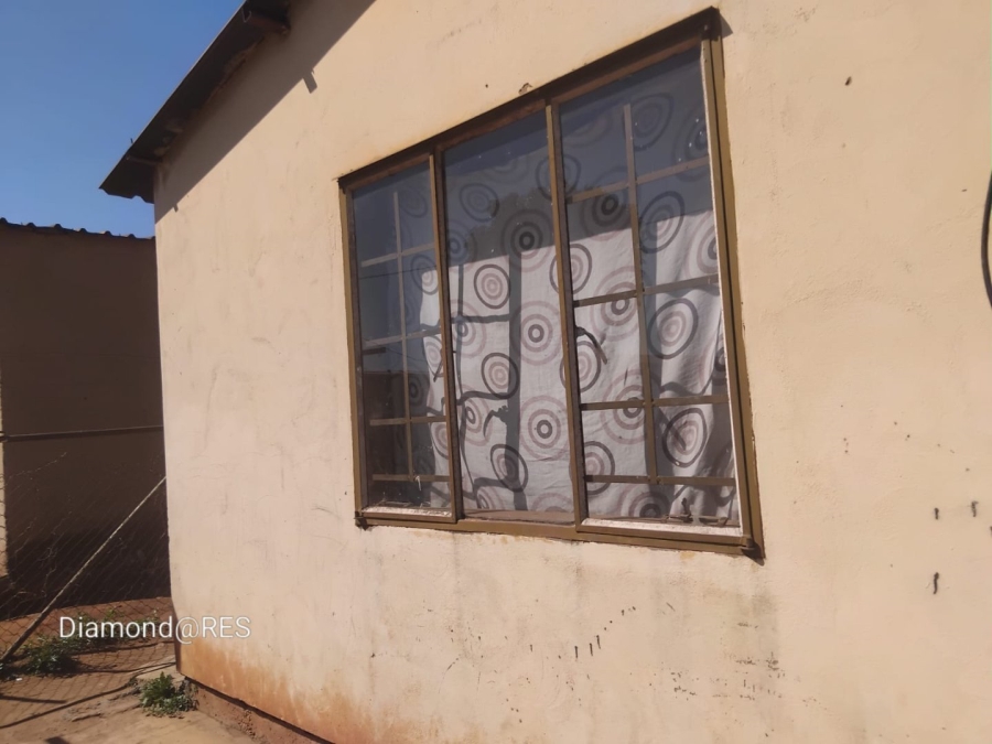 7 Bedroom Property for Sale in Tswelopele Gauteng