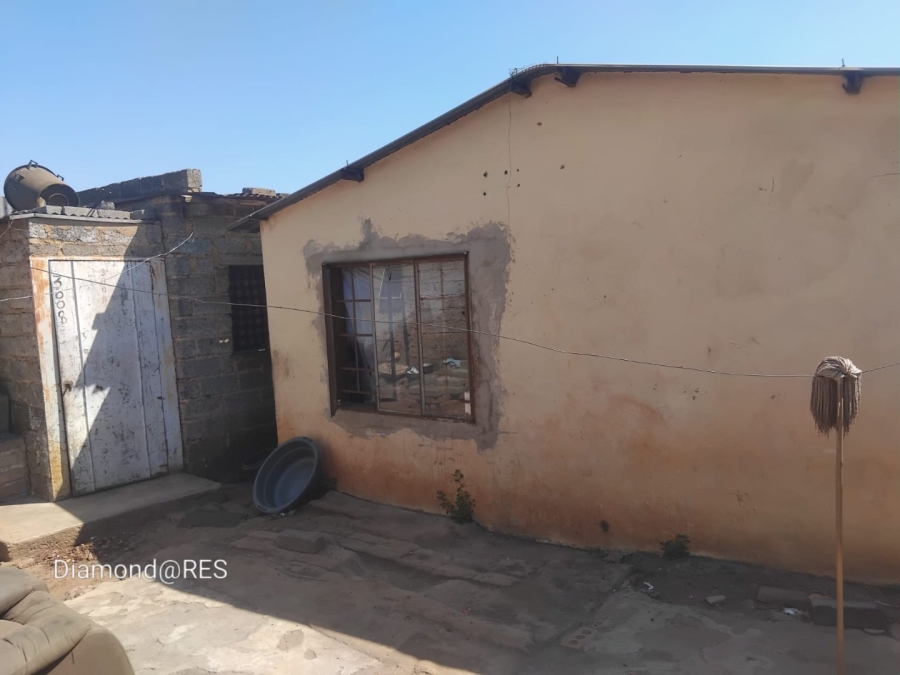 7 Bedroom Property for Sale in Tswelopele Gauteng