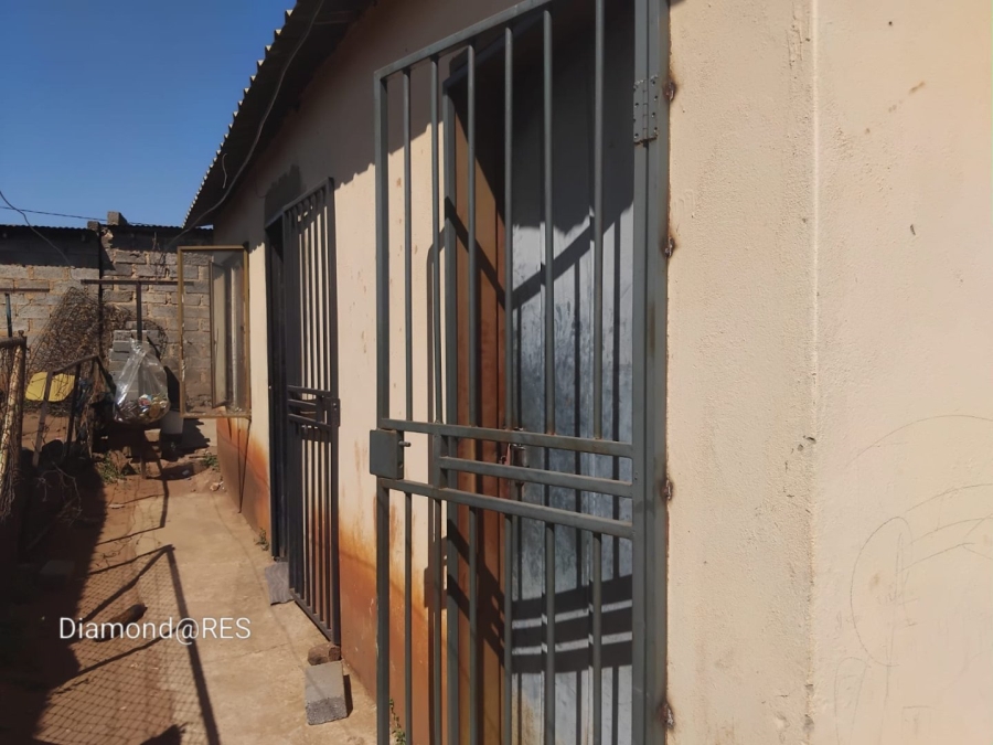 7 Bedroom Property for Sale in Tswelopele Gauteng