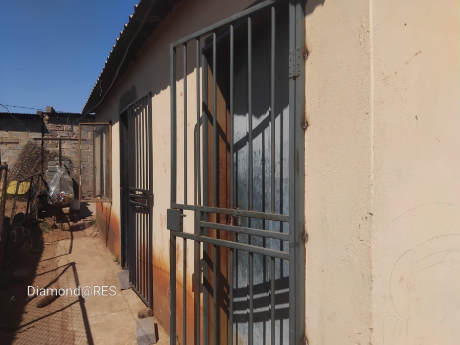 7 Bedroom Property for Sale in Tswelopele Gauteng