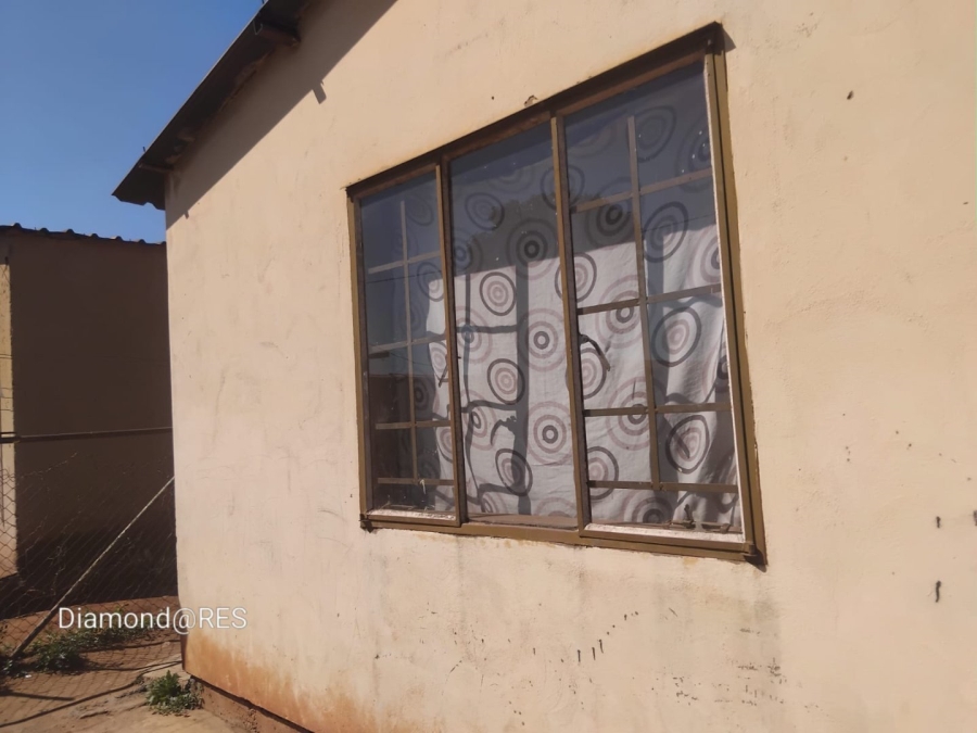 7 Bedroom Property for Sale in Tswelopele Gauteng
