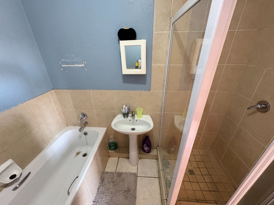 2 Bedroom Property for Sale in Comet Gauteng