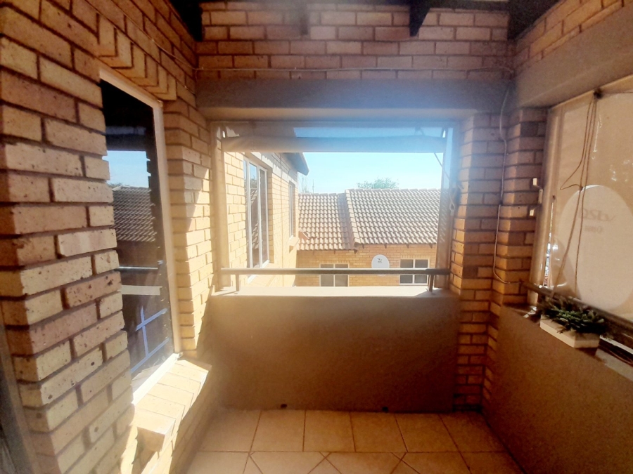 2 Bedroom Property for Sale in Eco Park Gauteng