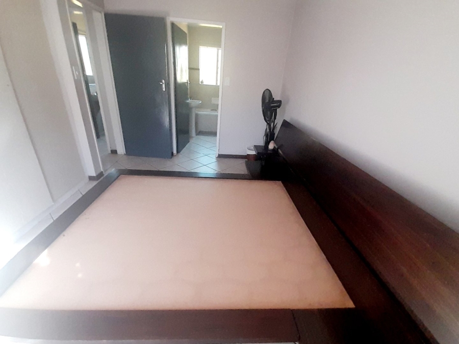 2 Bedroom Property for Sale in Eco Park Gauteng