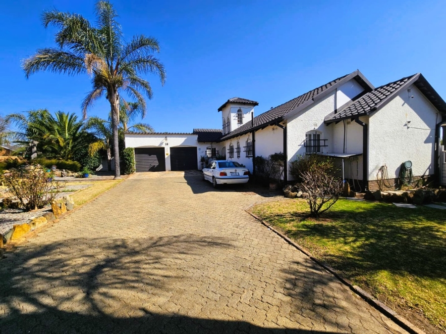 3 Bedroom Property for Sale in Dunnottar Gauteng