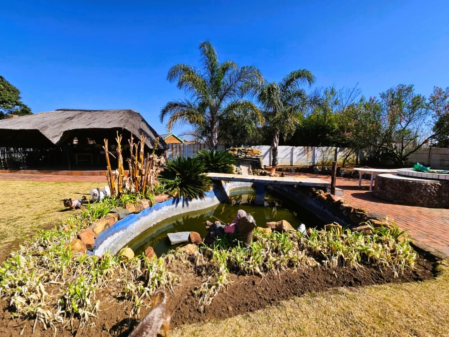 3 Bedroom Property for Sale in Dunnottar Gauteng
