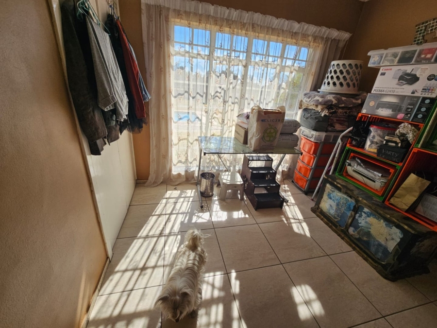 3 Bedroom Property for Sale in Dunnottar Gauteng