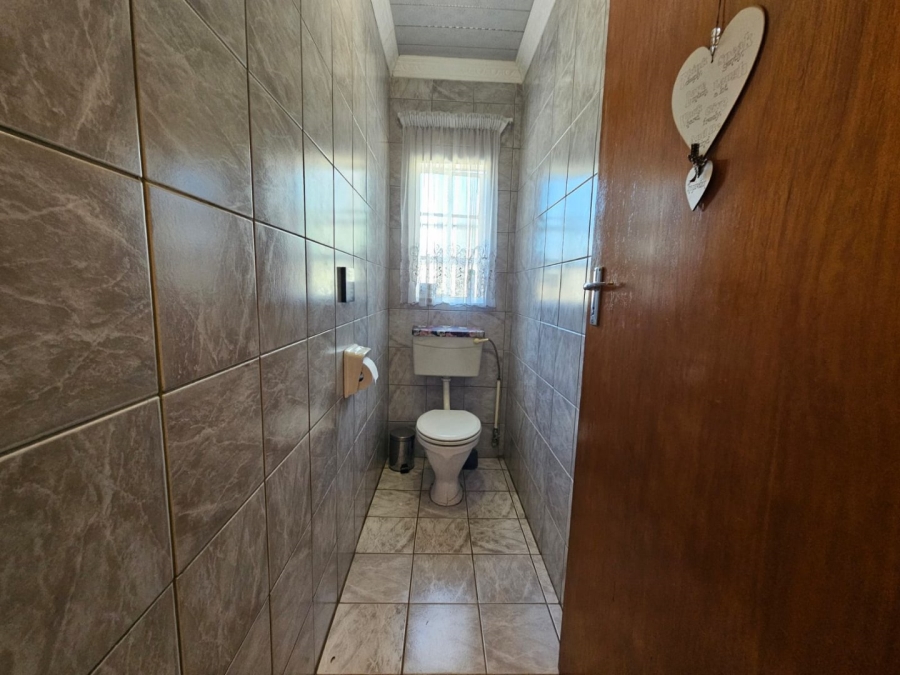 3 Bedroom Property for Sale in Dunnottar Gauteng