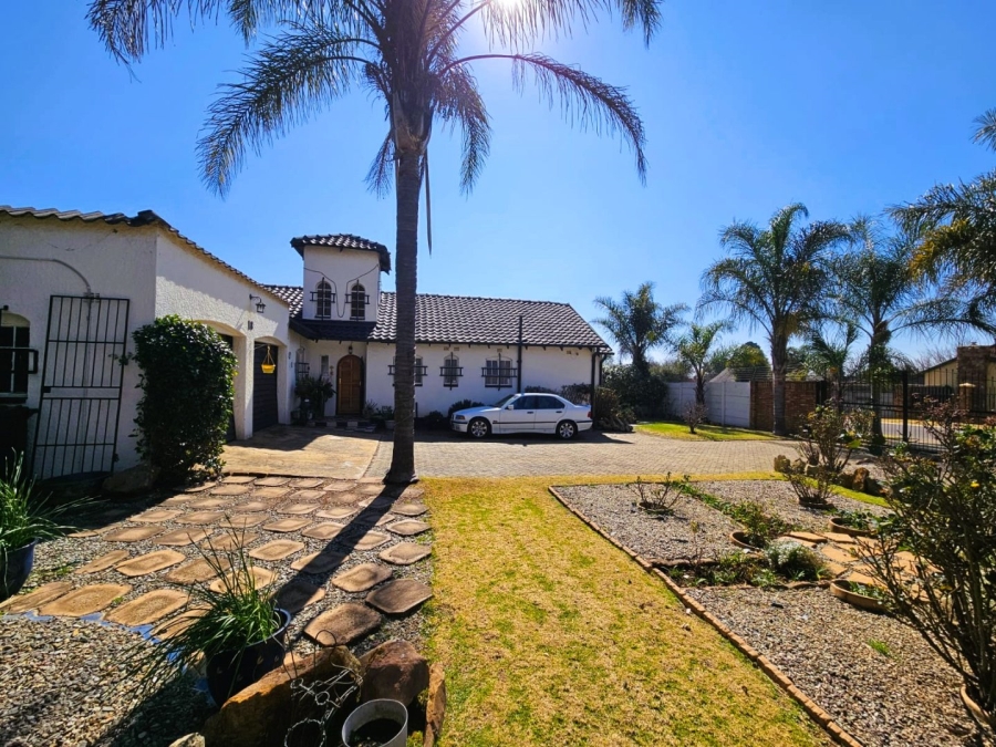 3 Bedroom Property for Sale in Dunnottar Gauteng