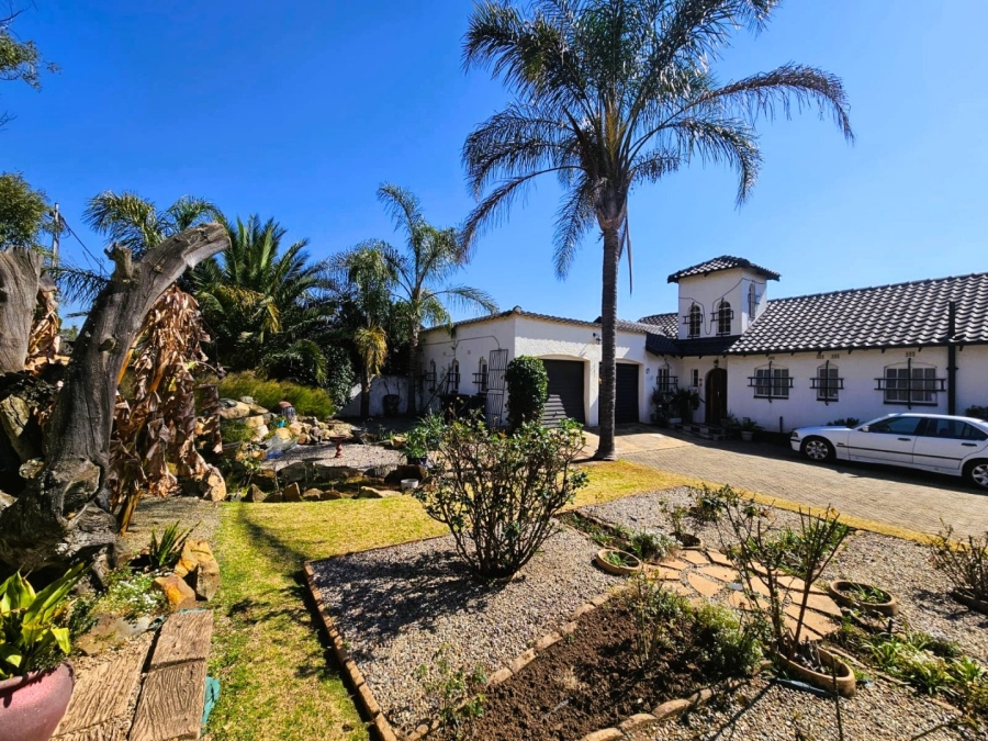 3 Bedroom Property for Sale in Dunnottar Gauteng