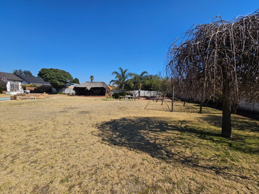 3 Bedroom Property for Sale in Dunnottar Gauteng