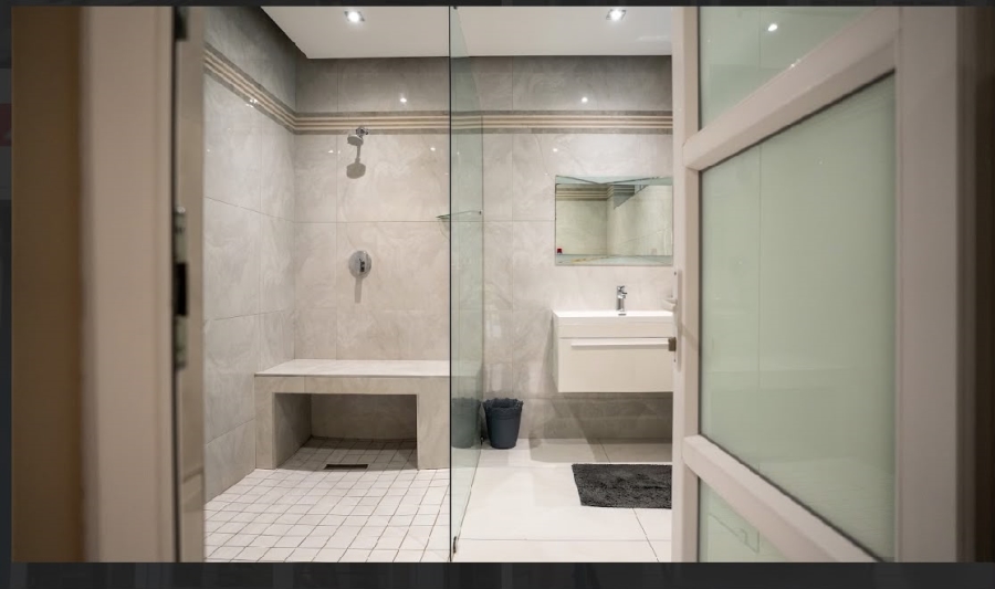 9 Bedroom Property for Sale in Hurlingham Gauteng