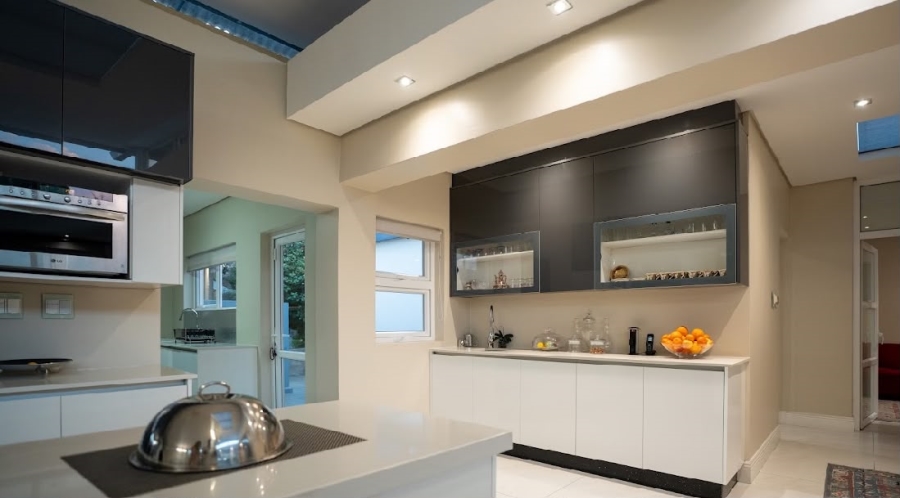 9 Bedroom Property for Sale in Hurlingham Gauteng