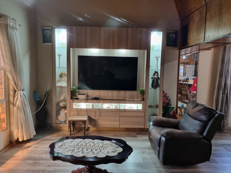 4 Bedroom Property for Sale in Meyerspark Gauteng