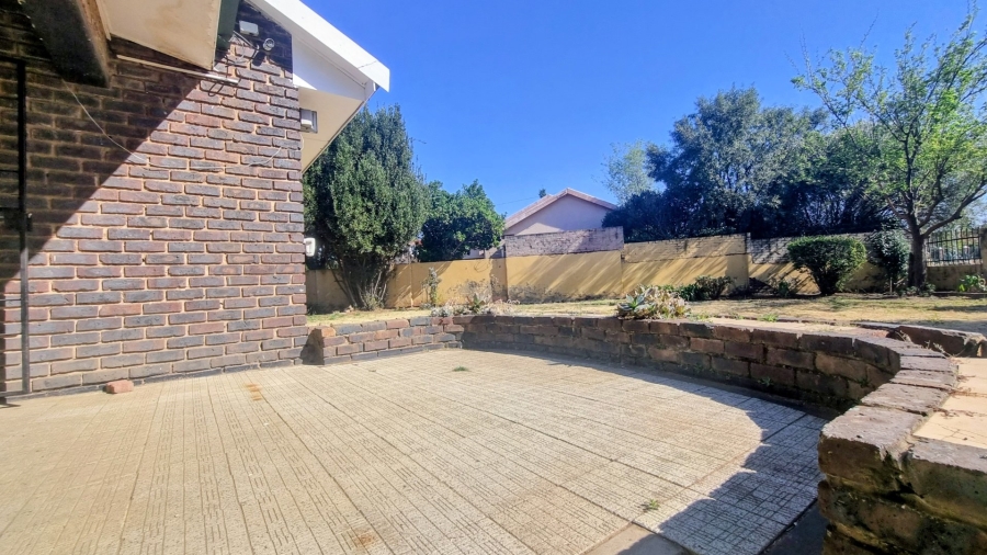 3 Bedroom Property for Sale in Falcon Ridge Gauteng