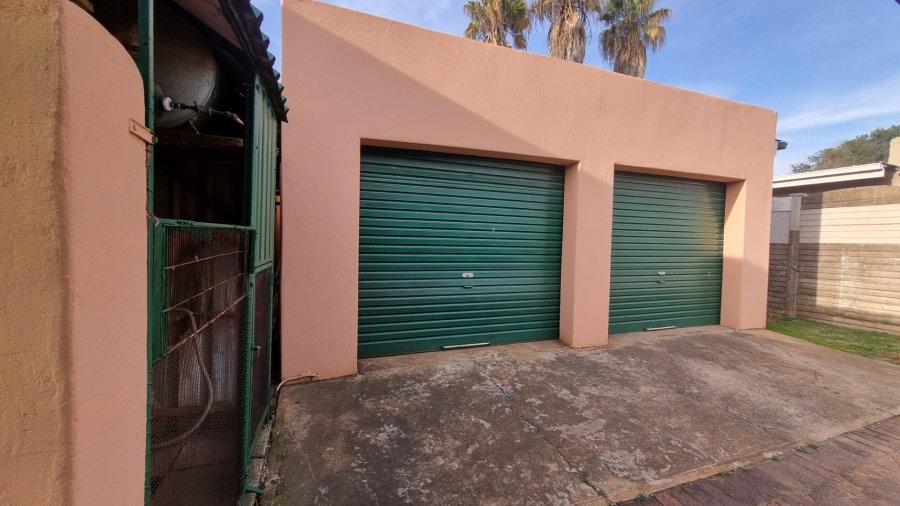 3 Bedroom Property for Sale in Sonland Park Gauteng