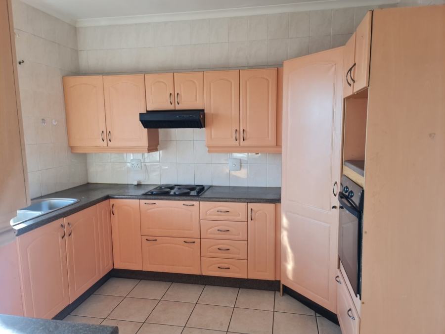 2 Bedroom Property for Sale in Edleen Gauteng