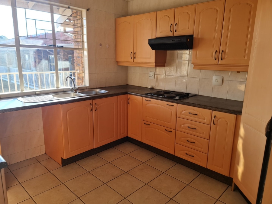2 Bedroom Property for Sale in Edleen Gauteng
