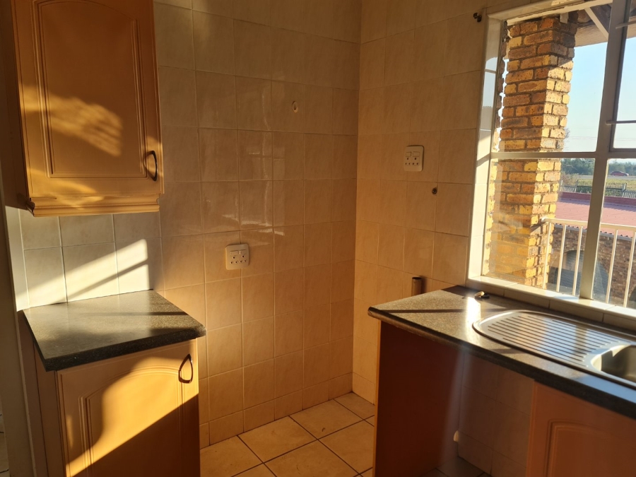 2 Bedroom Property for Sale in Edleen Gauteng