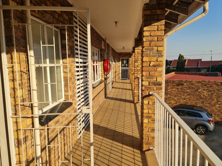 2 Bedroom Property for Sale in Edleen Gauteng